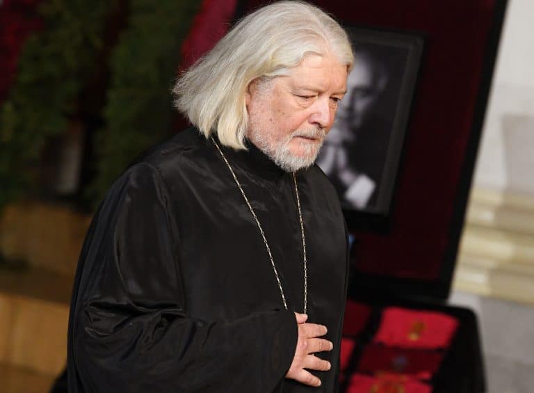Cunoscut preot rus, răspopit pentru că nu a vrut să spună rugăciunea făcută obligatorie de Patriarhul Kirill / Cine este Alexei Uminsky, cel care a condus funeraliile lui Gorbaciov