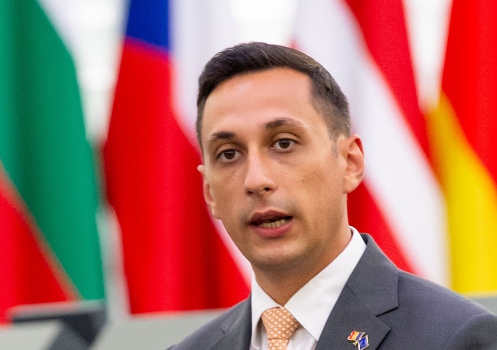 Europarlamentarul USR Vlad Gheorghe nu a fost lăsat să participe la Comitetul Politic al partidului, fiind oprit de bodyguarzi / Reacția USR