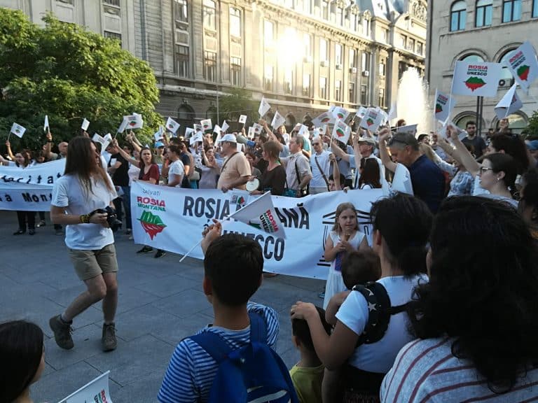 România ar putea pierde procesul pentru Roșia Montană. Iohannis: Sunt convins că Guvernul și-a luat măsuri de precauție / Ciolacu: M-am obișnuit ca notele de plată să-mi vină mie pentru toate tâmpeniile făcute de alții / Cioloș: Victor Ponta este principalul vinovat pentru că a semnat actele de care avea nevoie RMGC