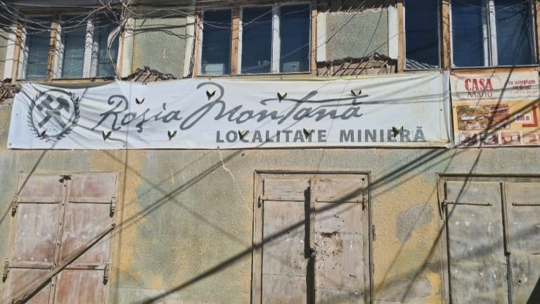 Afacerea Roșia Montana, cu miză de miliarde de dolari – cum a ajuns statul român să se autosaboteze și cine este responsabil de un posibil eșec în instanță