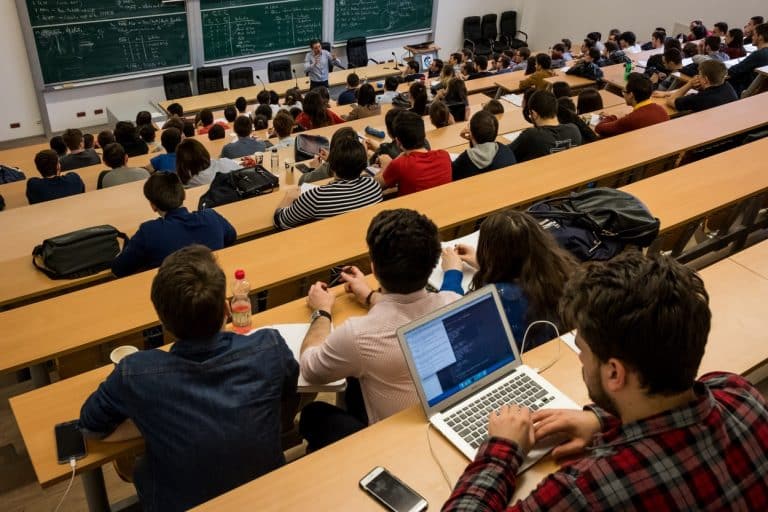 Profesor universitar de la Politehnica București condamnat pentru corupție, lăsat la catedră „pentru binele studenților”