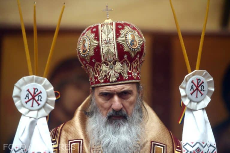 IPS Teodosie susține că „rămâne în deplină ascultare” față de Patriarhul Daniel, dar transmite un nou avertisment / Cronologia scandalului BOR-arhiepiscopul Tomisului, chemat la judecată