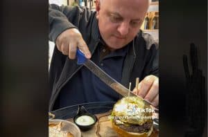 Liderul PSD care se lăuda cu burgerii cu foiță de aur a fost condamnat la 5 ani de închisoare pentru trafic de influență. Decizia nu e definitivă