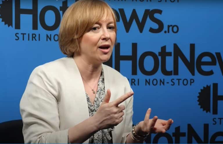 Intrat în conflict cu jurnalista Emilia Șercan, care i-a reproșat frigul de la Biblioteca Națională, Adrian Cioroianu a divulgat subiectul investigației acesteia