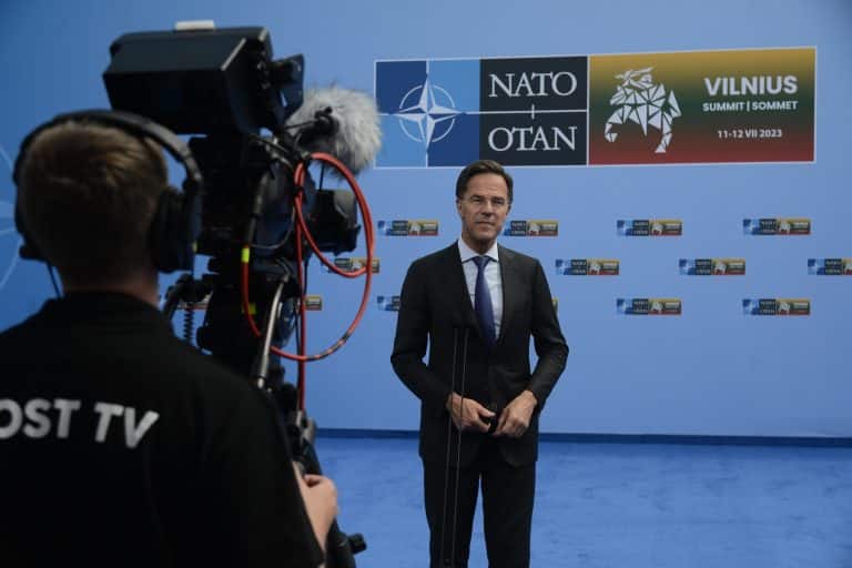 POLITICO: „Ce credibilitate are tipul ăsta?”. În cursa pentru posturile de conducere din UE şi NATO, Europa de Est se întreabă: „Suntem sau nu suntem egali?”