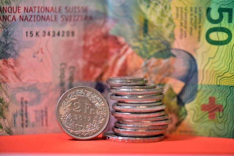 Elveția plătește scump pentru că a blocat livrările militare ale altor țări către Ucraina: Exporturile de armament s-au prăbușit anul trecut