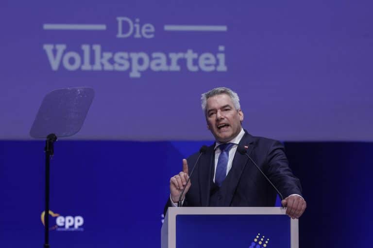 „Nein!”. Karl Nehammer, un nou mesaj tranșant la București: Poziția Austriei rămâne clară și neschimbată: sistemul Schengen nu funcționează, prin urmare nu poate fi extins