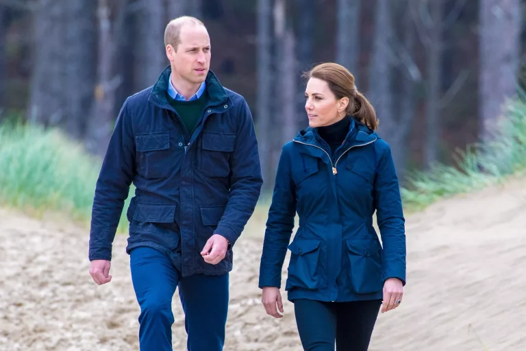 FOTO Prima imagine oficială a prinţesei de Wales, Kate, după operaţia din ianuarie