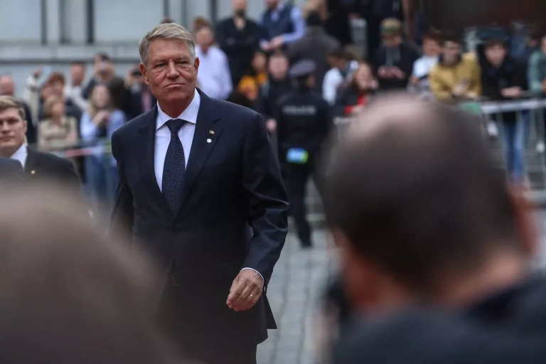 Iohannis, prima reacție publică privind cazul „Palatul Împăratului”: „Eu nu am solicitat o locuință, nici nu mi s-a oferit. Este o preocupare electorală a unora”