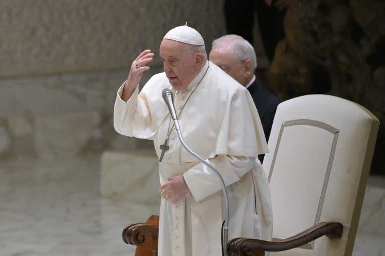 Explicațiile Vaticanului după furtuna stârnită de declarațiile Papei Francisc despre „steagul alb” în războiul din Ucraina