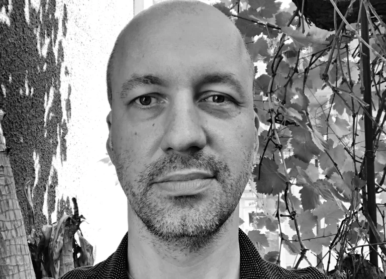 Scrisoare deschisă către Președintele României, Dl. Klaus Iohannis. Aprobarea celor 2 proiecte de lege privind drogurile care au trecut prin Parlament va provoca un dezastru în sănătatea publică și în ordinea publică din România!