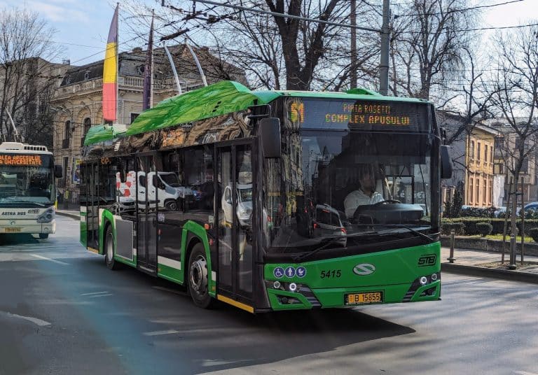 Schimbarea la față a transportului public din București: Ce autobuze, trolee și tramvaie noi mai vin în 2024 în Capitală și ce mari achiziții mai vrea să facă Primăria Generală