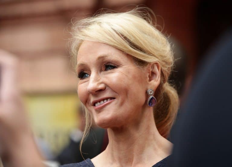 Scriitoarea J.K. Rowling riscă arestarea în Scoția după adoptarea noii legi privind discriminarea persoanelor trans