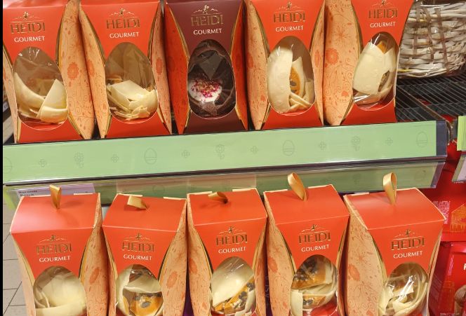 Fake News, propagat pe TikTok: iepurașii și ouăle de Paște ascund bani în interior. Lidl și Heidi fac apel la cumpărători să nu mai distrugă produsele în căutare de bani