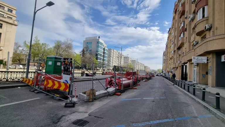 „Altfel era un mare pericol”. Ce s-a descoperit la șantierul de sub Piața Victoriei și cât mai durează lucrările