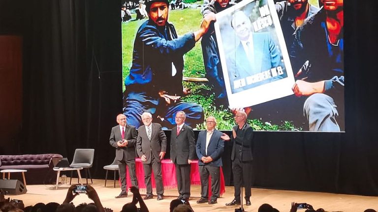 Grupul de umor Divertis se reunește în noiembrie. Aseară s-a hohotit în Sala Radio