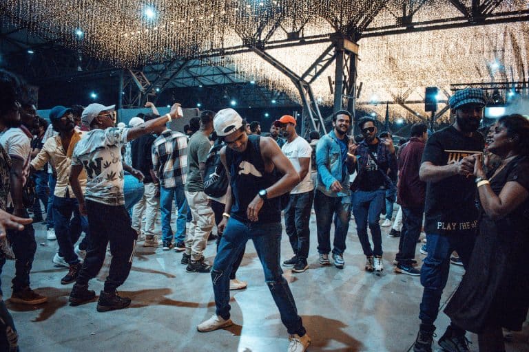 REPORTAJ Cine este Ranga, srilankezul care a ajuns manager de fabrică în România și a organizat o petrecere cu 3000 de oameni în București