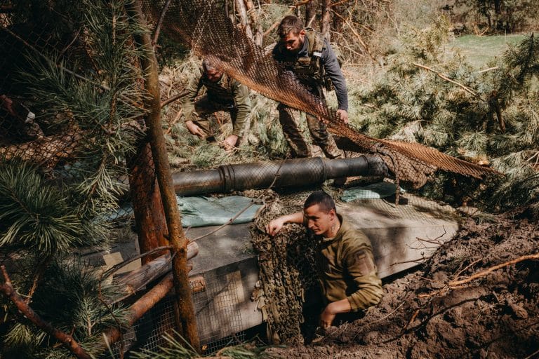 LIVE Război în Ucraina – ziua 786: Atac rusesc cu 36 de rachete și drone, 8 oameni au murit în Dnipro / Un bombardier strategic Tu-22 s-a prăbușit în Rusia, ucrainenii susțin că ei l-au doborât / Miniștrii G7 au găsit „măsuri specifice” pentru a ajuta Ucraina