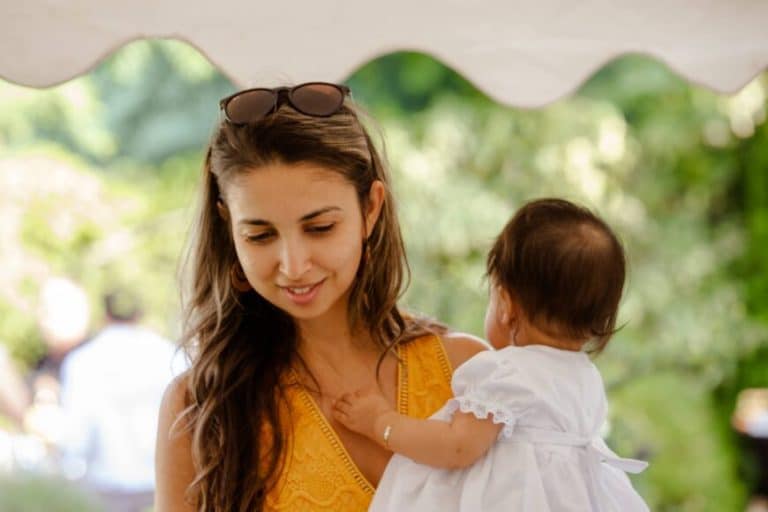 Povestea Rowenei, fata care, dintr-o comunitate de romi argintari, a ajuns să lucreze pentru Google, în New York