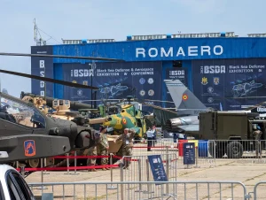 FOTOGALERIE Ce echipamente militare sunt la BSDA 2024, cea mai mare expoziție militară din Europa de Est: Vedeta F-35 și competiția uriașă pentru blindatele de luptă ale armatei