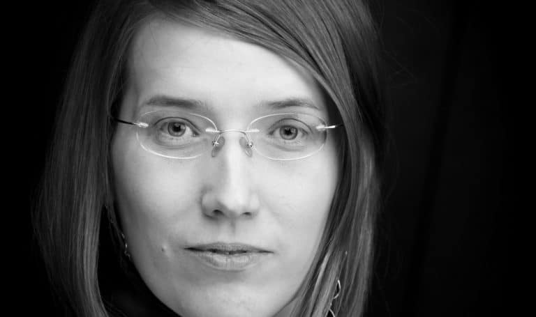 OPINIE. O fostă studentă basarabeană în București: „În România eram făcuți KGB-iși, iar în piața centrală din Chișinău nici o ceapă nu puteai cumpăra fără limba rusă”