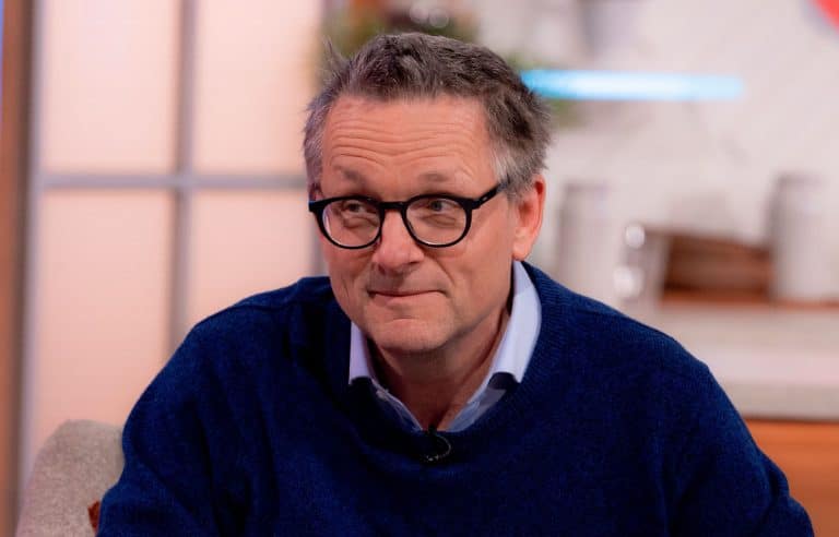 Prezentatorul TV britanic Michael Mosley a fost dat dispărut în Grecia după ce a ieșit la o plimbare pe plajă / Ultimele informații
