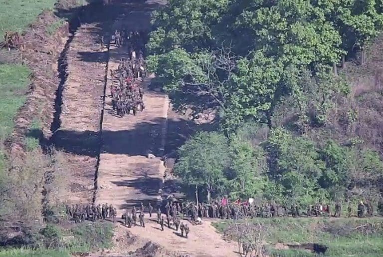 Focuri de armă la granița dintre Corei, după ce zeci de soldați ai Nordului au trecut linia de demarcație / Victime după explozia unor mine