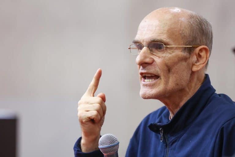 Cristian Tudor Popescu i-a găsit o nouă funcție lui Klaus Iohannis după ce acesta a ratat orice șansă la șefia NATO: „A rămas să se tragă singur de ceafă”