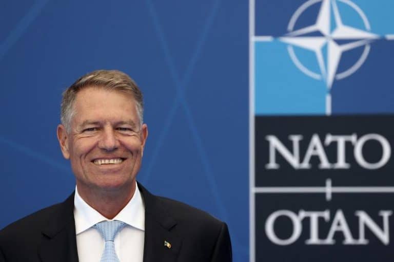 Cum comentează Ambasada SUA din România decizia lui Iohannis de a-și retrage candidatura pentru șefia NATO