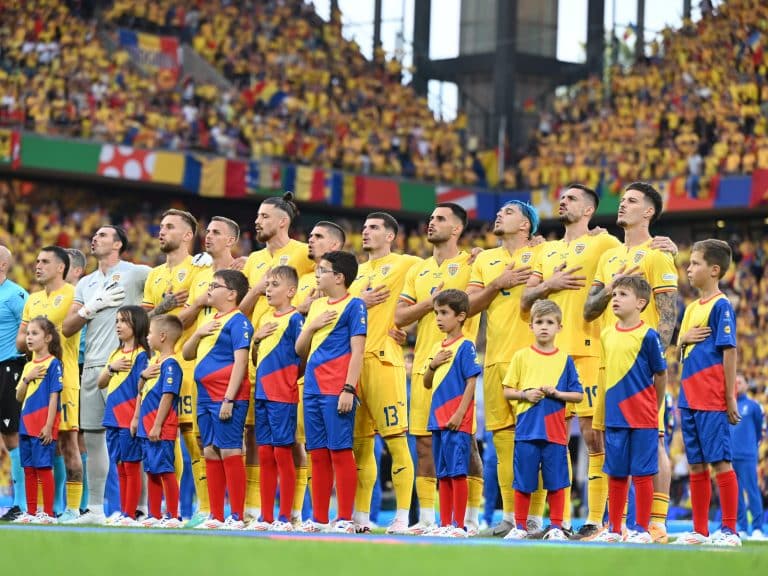 „Într-o țară și-un fotbal obosite de combinații, învârteli și șmecherii, fiți voi Generația de caracter, Generația fără blat la România – Slovacia!” – Cine a lansat apelul