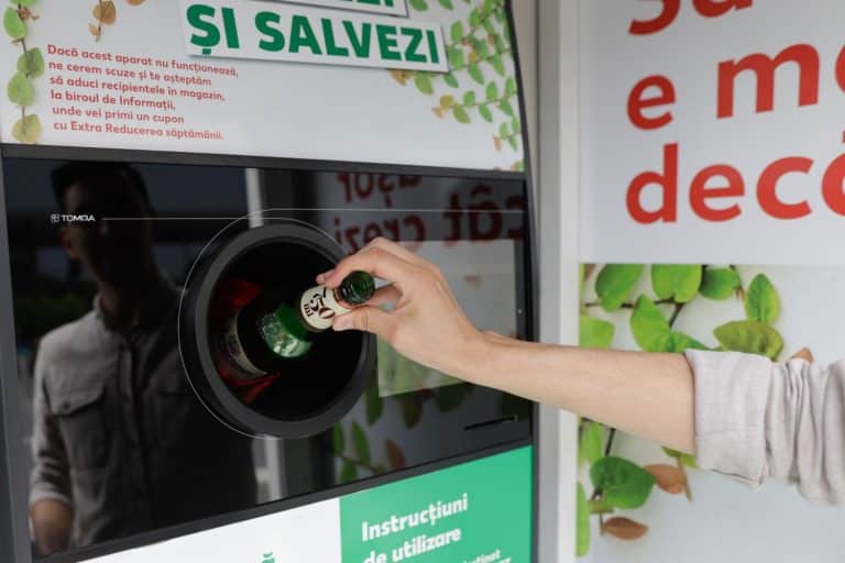 50 de bani garanție SGR – Cum se pot micșora cozile de la automatele de returnare ambalaje