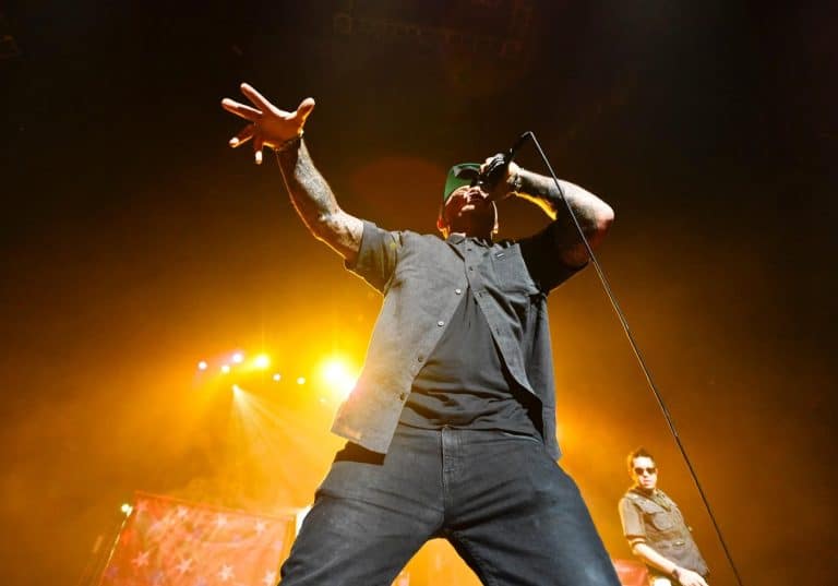 VIDEO Solistul unei trupe celebre la începutul anilor 2000 a fost găsit decedat în locuința sa la 49 de ani