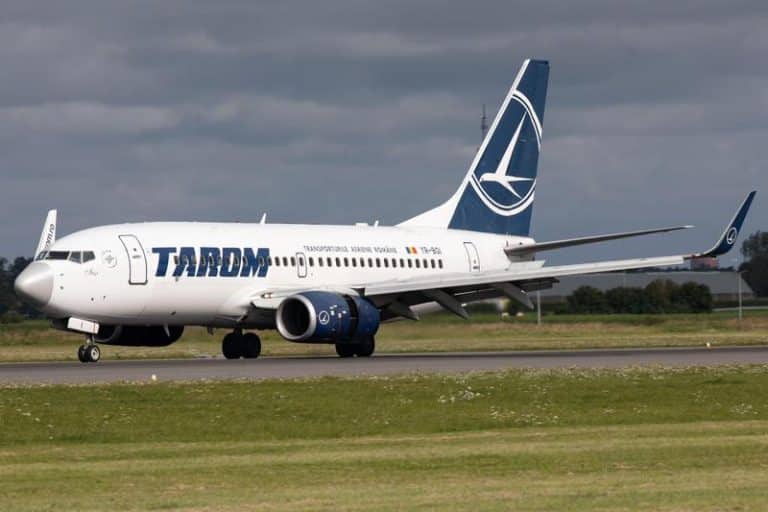 Negocieri tensionate la Tarom după anulările de zboruri din cauza piloților / Grindeanu: Li s-a promis 500 de euro în plus la salariu, dar nu vor