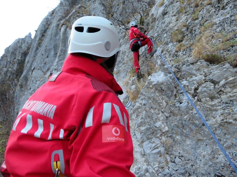 Salvamontistul care a condus intervenția de recuperare a tinerei ucise de urs povestește clipele de groază trăite pe munte: „Colegii au început să urle din răsputeri. Noi ne-am panicat foarte tare”